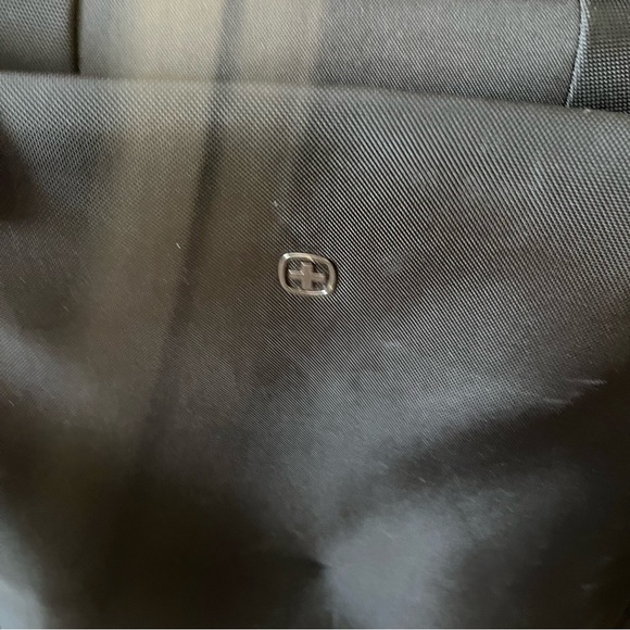 NWT SwissGear Black Travel Rolling Suitcase‎ check in luggage large - Picture 2 of 10